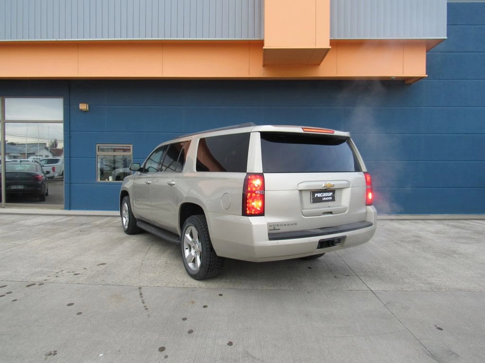 CHEVROLET SUBURBAN 4WD SU 5.3 2016 - Imagen 5 de 17