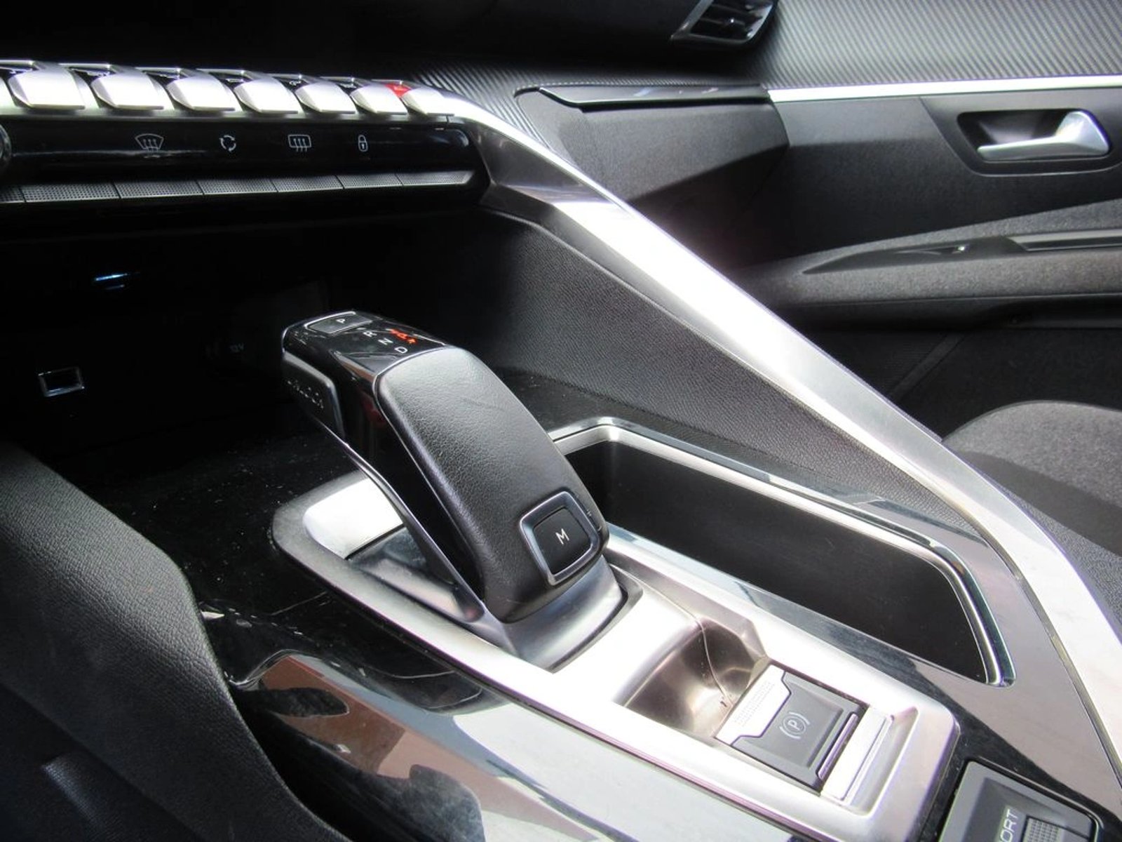 PEUGEOT 3008 ACTIVE 1.5 2020 - Imagen 10 de 17