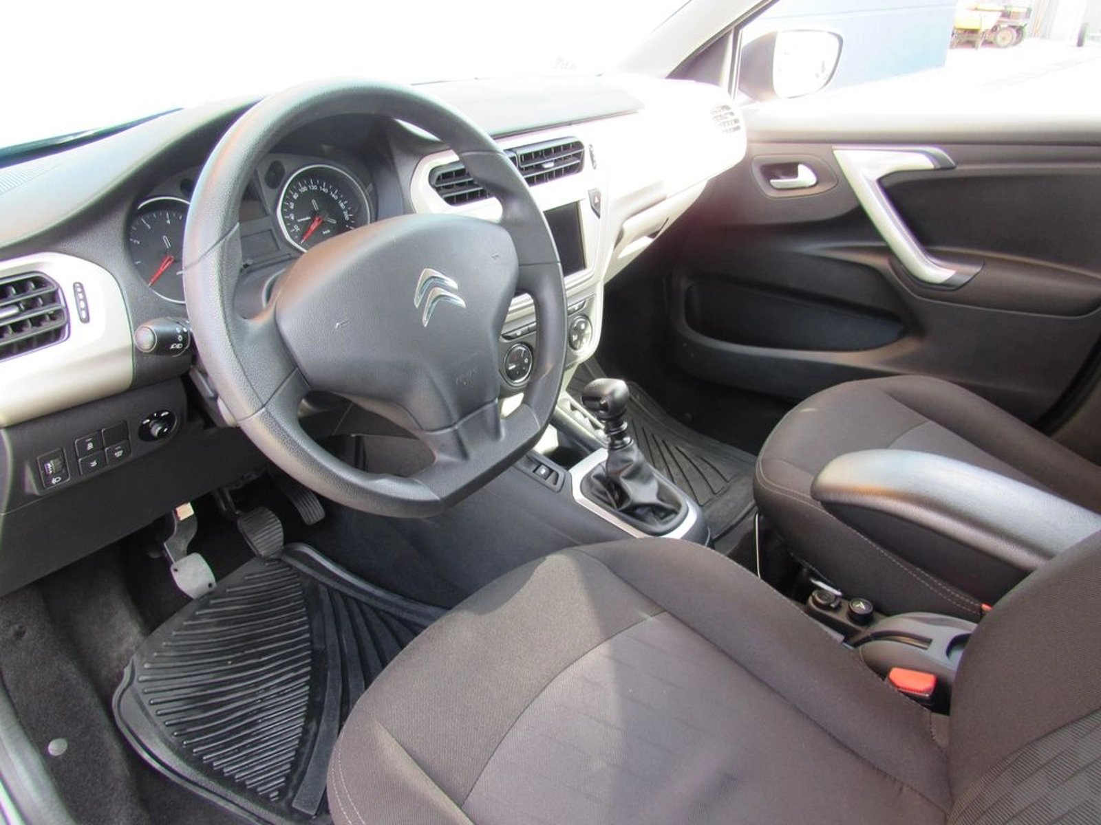 CITROEN C-ELYSEE HDI 2WD 1.6 2024 - Imagen 9 de 15