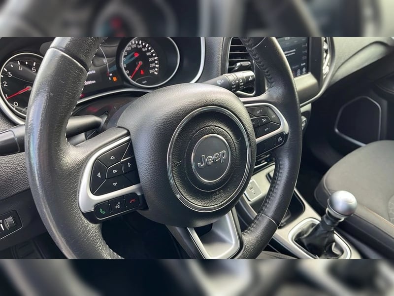 Jeep COMPASS 2.4 SPORT LX FWD 6MT 5P 2018 - Imagen 19 de 20