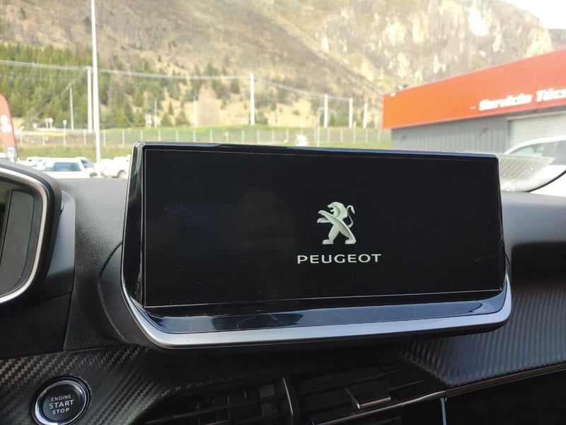 Peugeot 2008 2008 PURETECH 130 1.2 2022 - Imagen 14 de 18