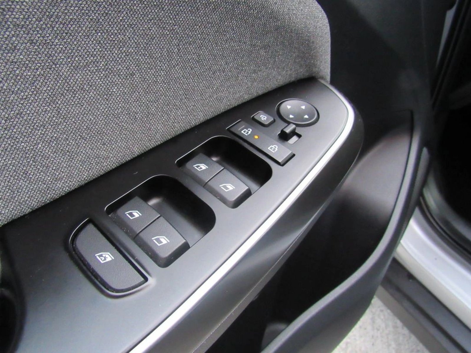 KIA K3 CROSS EX 1,4 2025 - Imagen 17 de 19