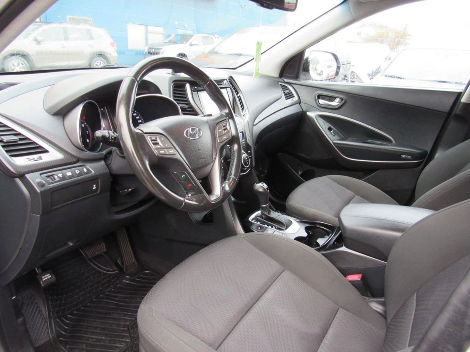 HYUNDAI SANTA FE GLS 2018 - Imagen 11 de 16