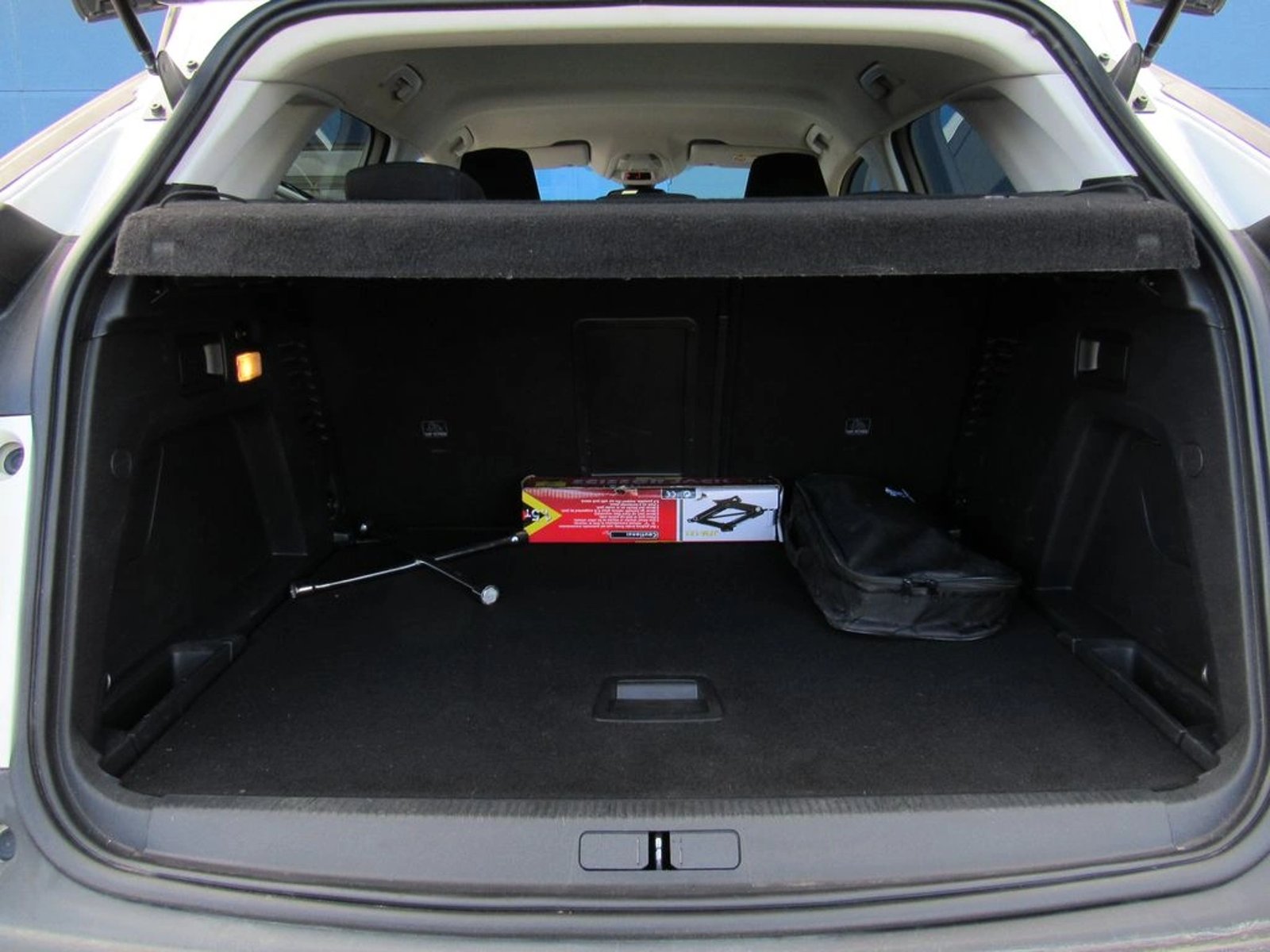 PEUGEOT 3008 ACTIVE 1.5 2020 - Imagen 17 de 17