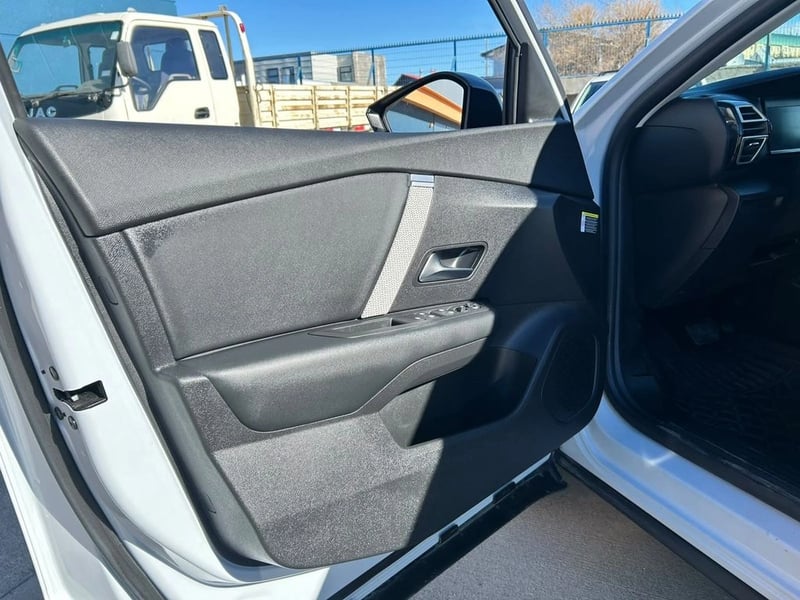 Citroën NEW C4 MCA 1.2 2025 - Imagen 15 de 17
