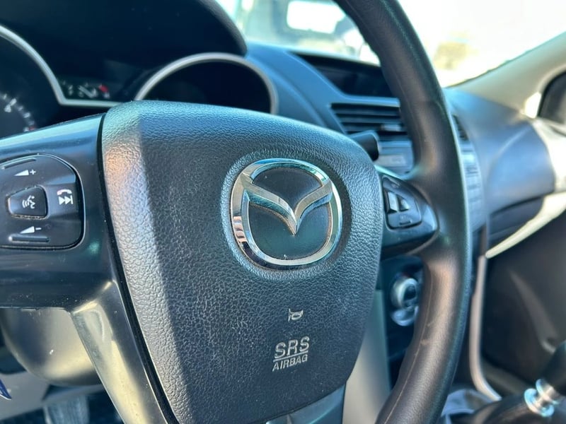 Mazda BT-50 2.2 SDX DOB. CAB. DIESEL 4X4 6MT 4P 2022 - Imagen 18 de 18