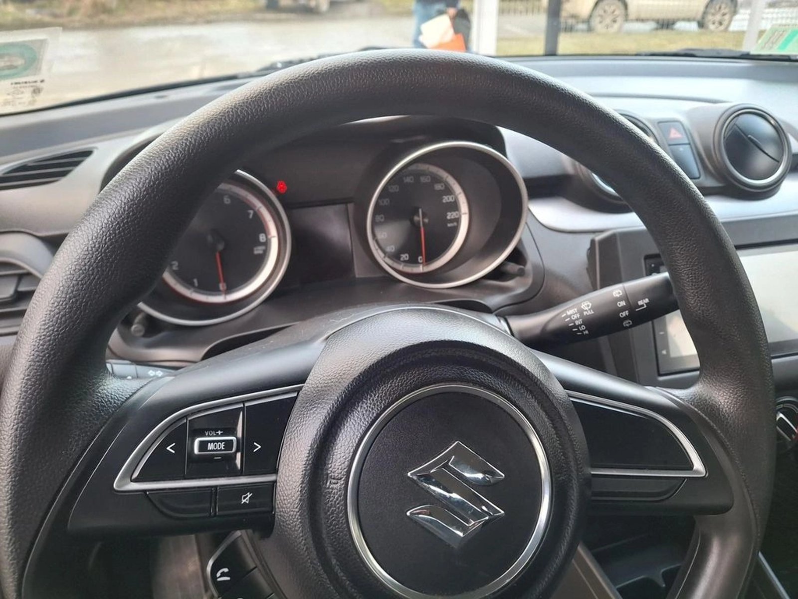 Suzuki SWIFT SWIFT GL 1.2 AUT 2024 - Imagen 8 de 11