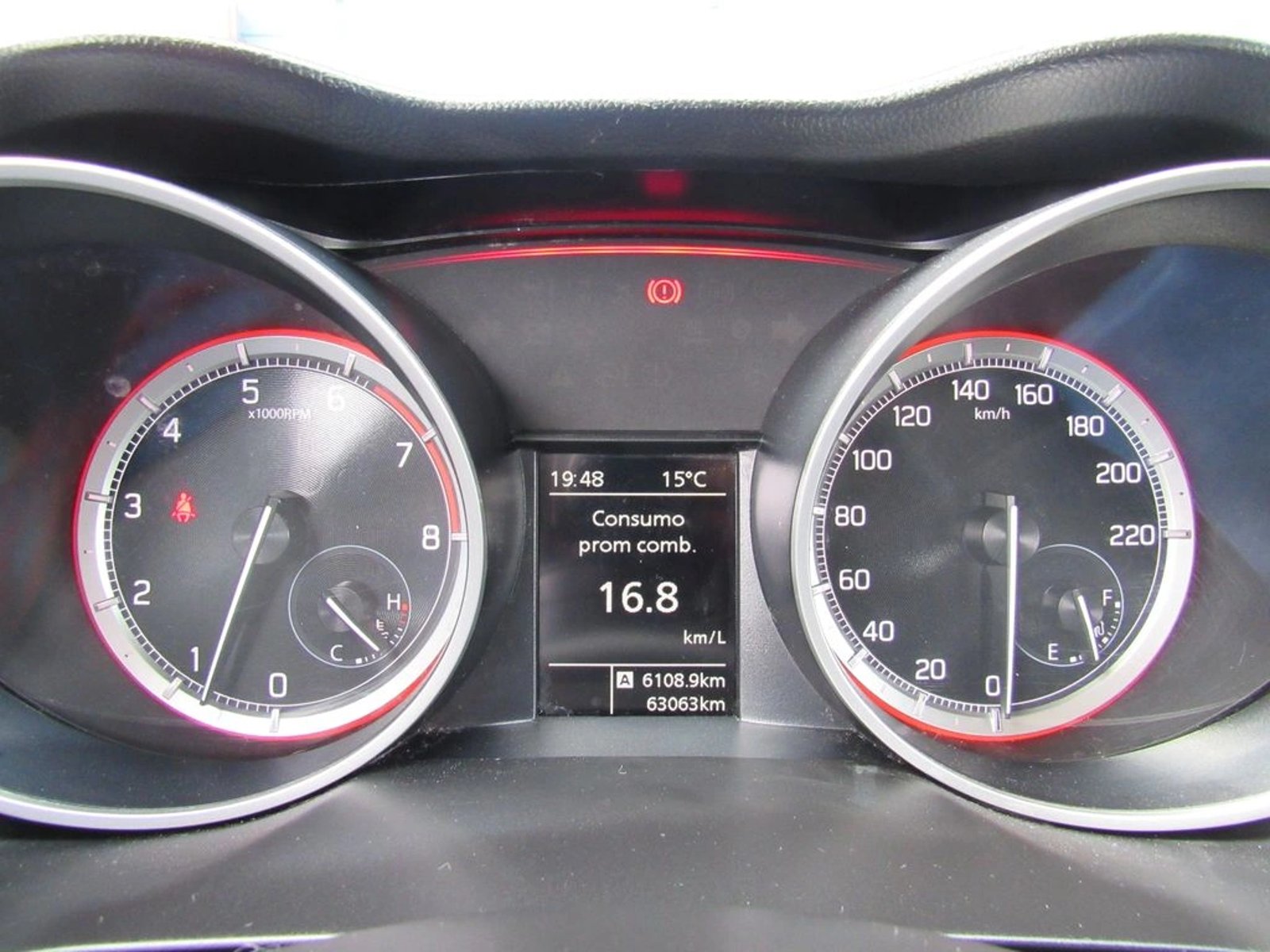 SUZUKI SWIFT GLX 2WD 1.2 2019 - Imagen 11 de 18