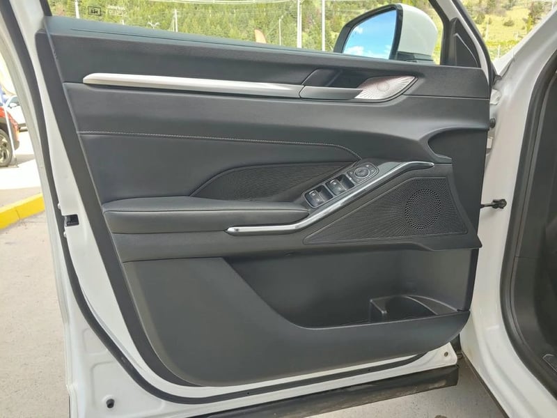 Haval H6 H6 DELUXE 4X4 2.0 AUT 2023 - Imagen 8 de 18