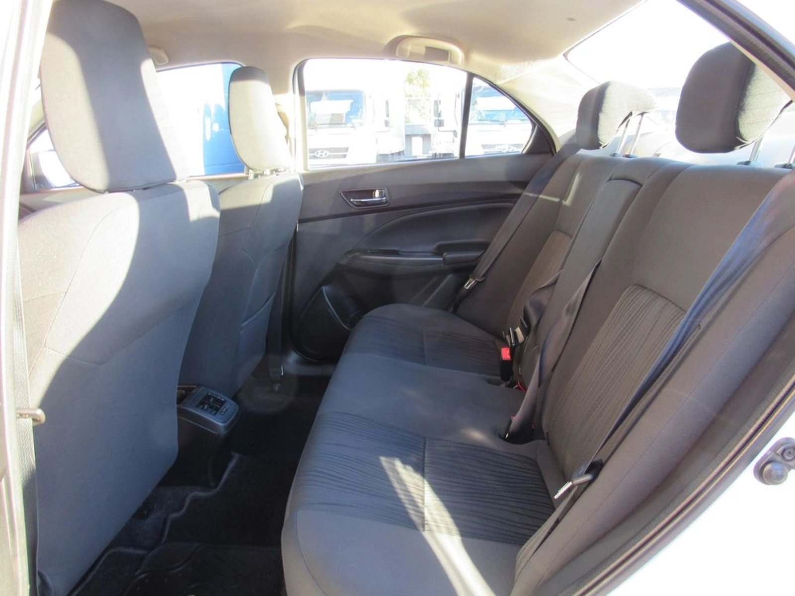 SUZUKI DZIRE 2WD 1.2 2022 - Imagen 13 de 14