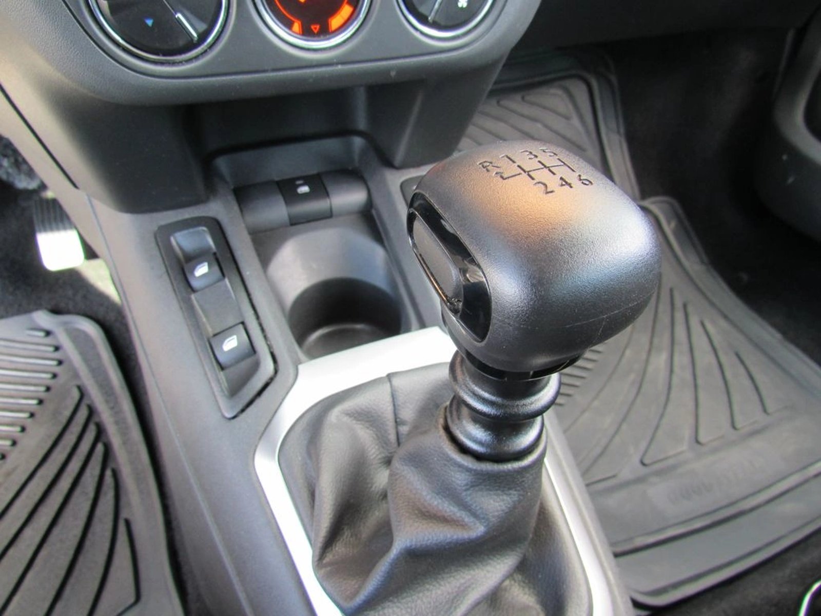 CITROEN C-ELYSEE HDI 2WD 1.6 2024 - Imagen 12 de 15