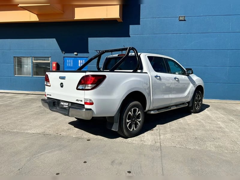 Mazda BT-50 2.2 SDX DOB. CAB. DIESEL 4X4 6MT 4P 2022 - Imagen 4 de 18