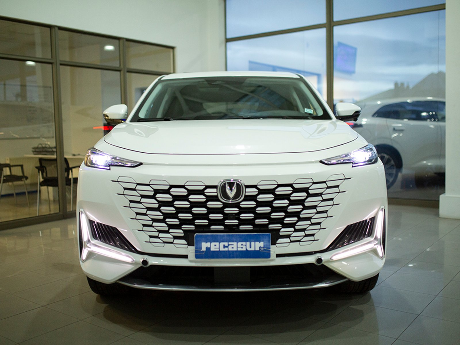 Changan UNI-K ELITE 4WD 2024 - Foto 2 de 15