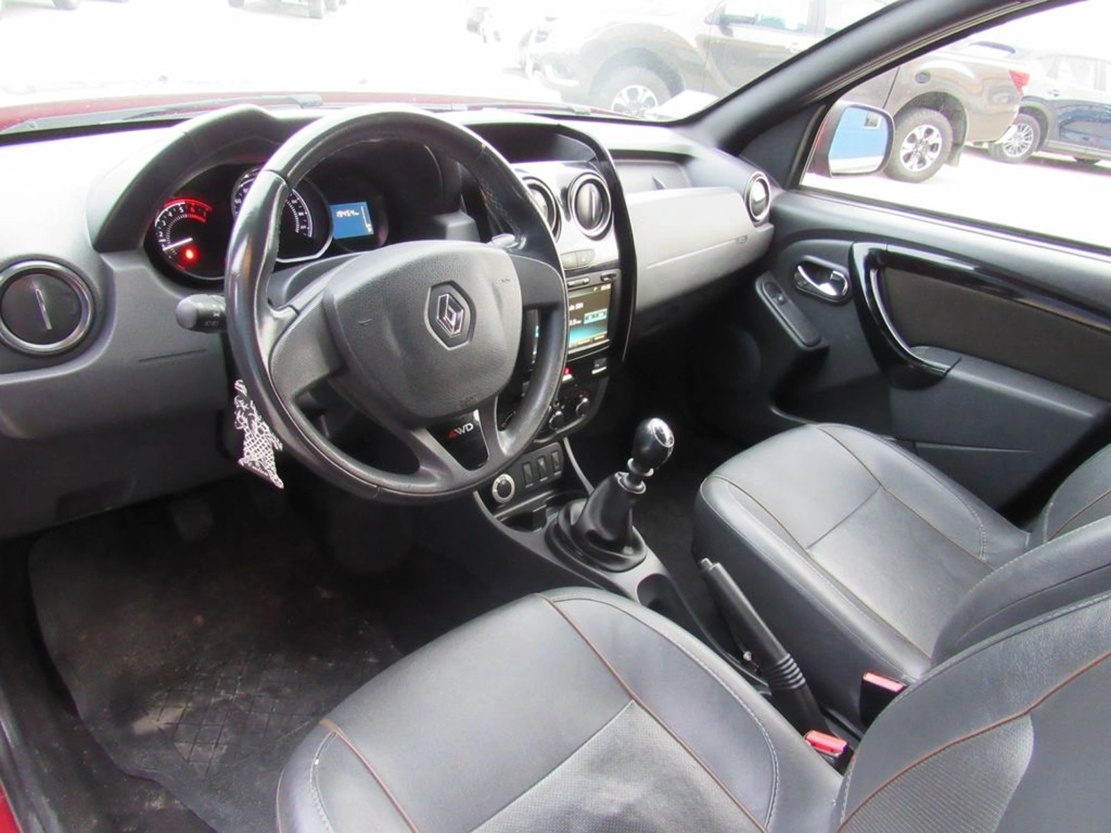 RENAULT DUSTER 2.0 ZEN 4X4 6MT 5P 2020 - Imagen 9 de 17