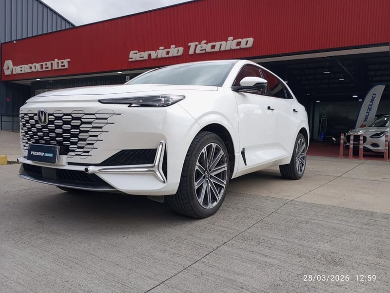 Changan UNI-K UNI K ELITE 4X4 2.0 AUT 2025 - Imagen 8 de 17