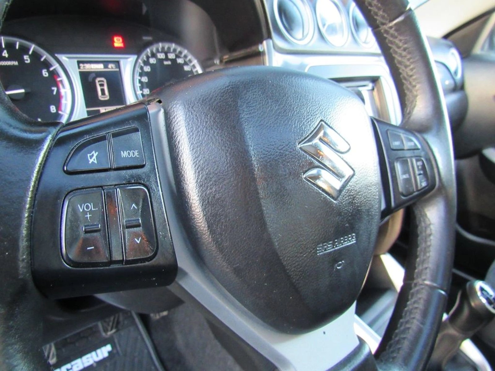 SUZUKI VITARA 1.6 LIMITED 4WD MT 5P 2017 - Imagen 12 de 20
