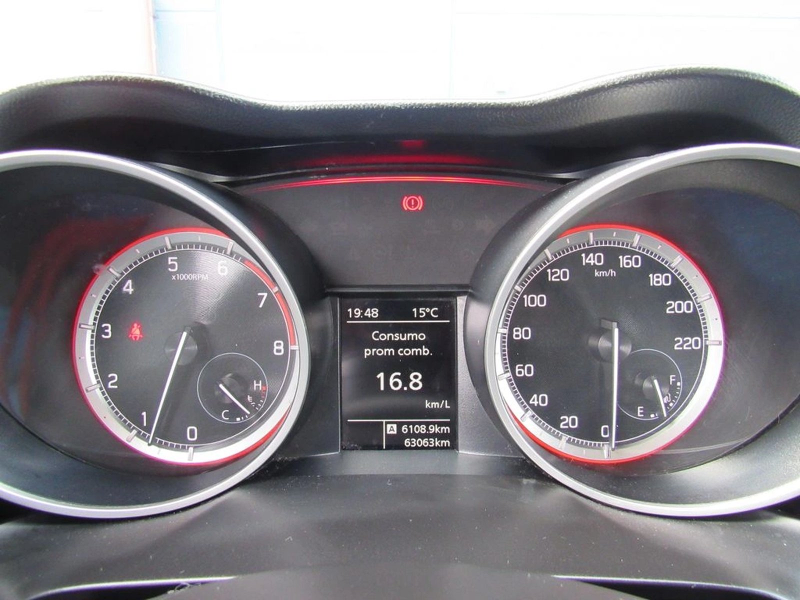 SUZUKI SWIFT GLX 2WD 1.2 2019 - Imagen 10 de 18