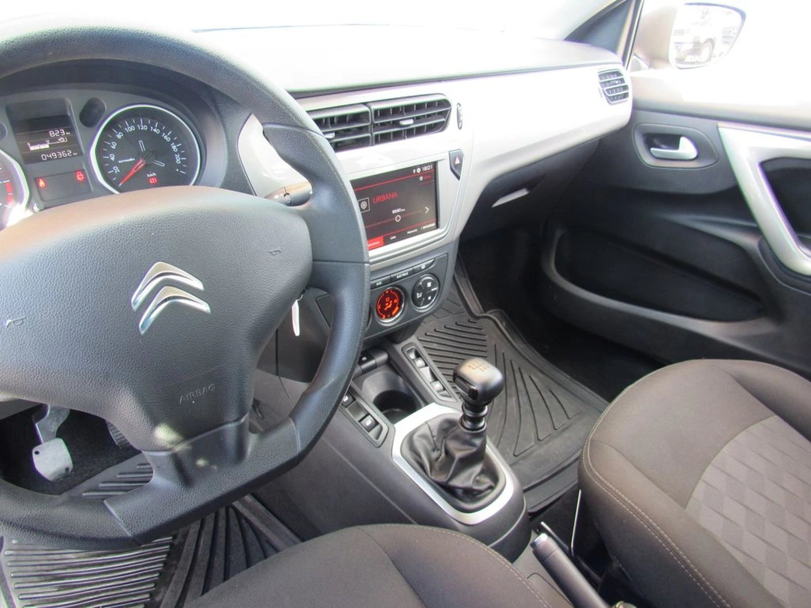 CITROEN C-ELYSEE HDI 2WD 1.6 2024 - Imagen 11 de 15