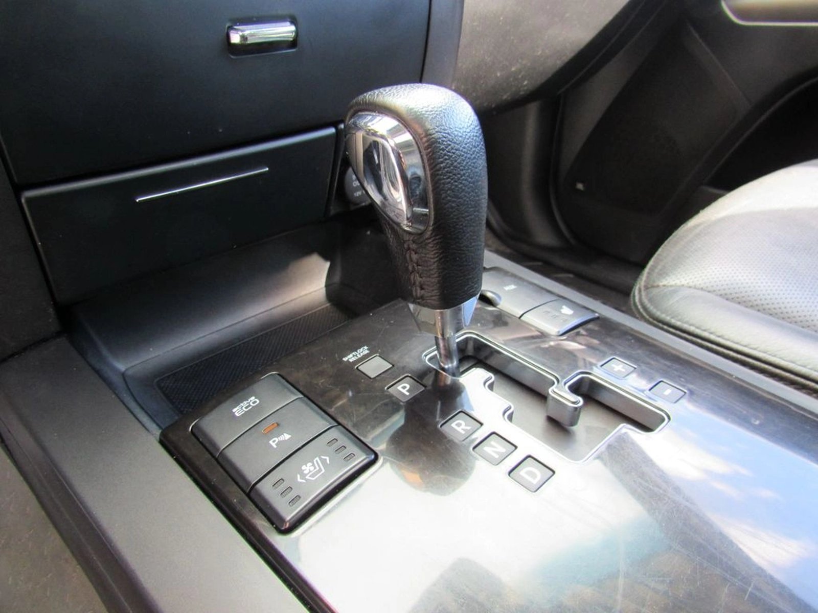 KIA MOHAVE 4WD 3.0 2012 - Imagen 12 de 15