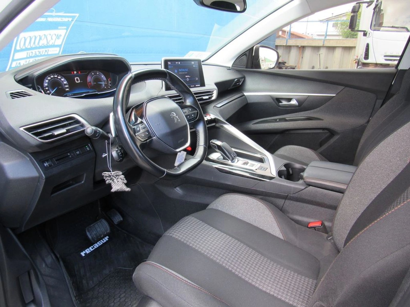 PEUGEOT 3008 ACTIVE 1.5 2020 - Imagen 13 de 17