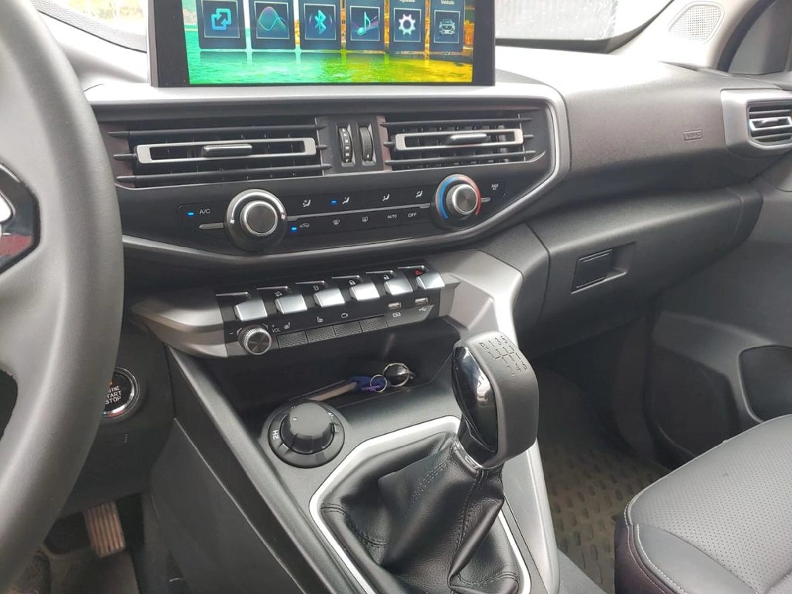 CHANGAN HUNTER HUNTER 2.0T MT 4x4 ELITE SPORT 2025 - Imagen 16 de 18
