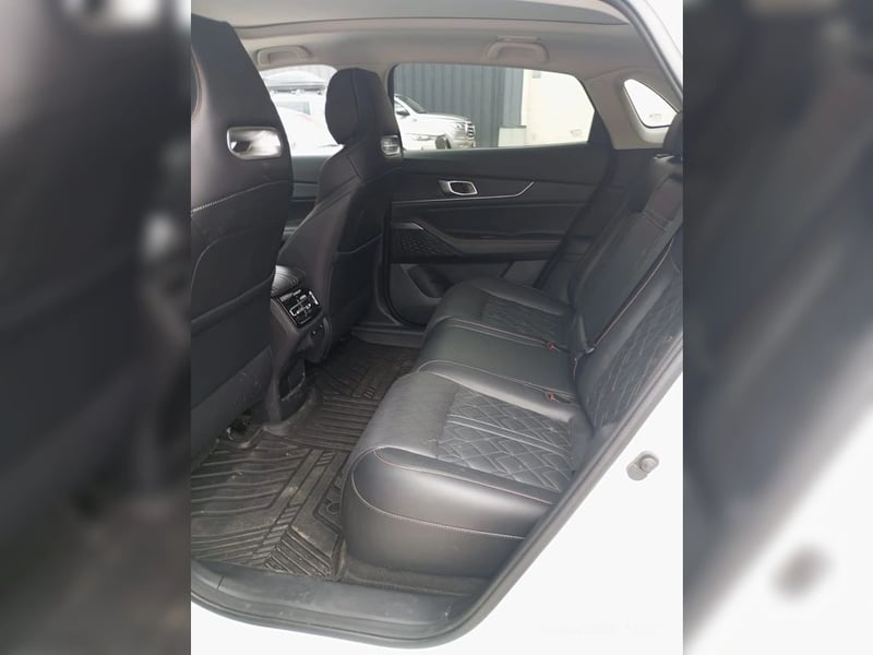 Changan UNI-K UNI K ELITE 4X4 2.0 AUT 2025 - Imagen 10 de 17