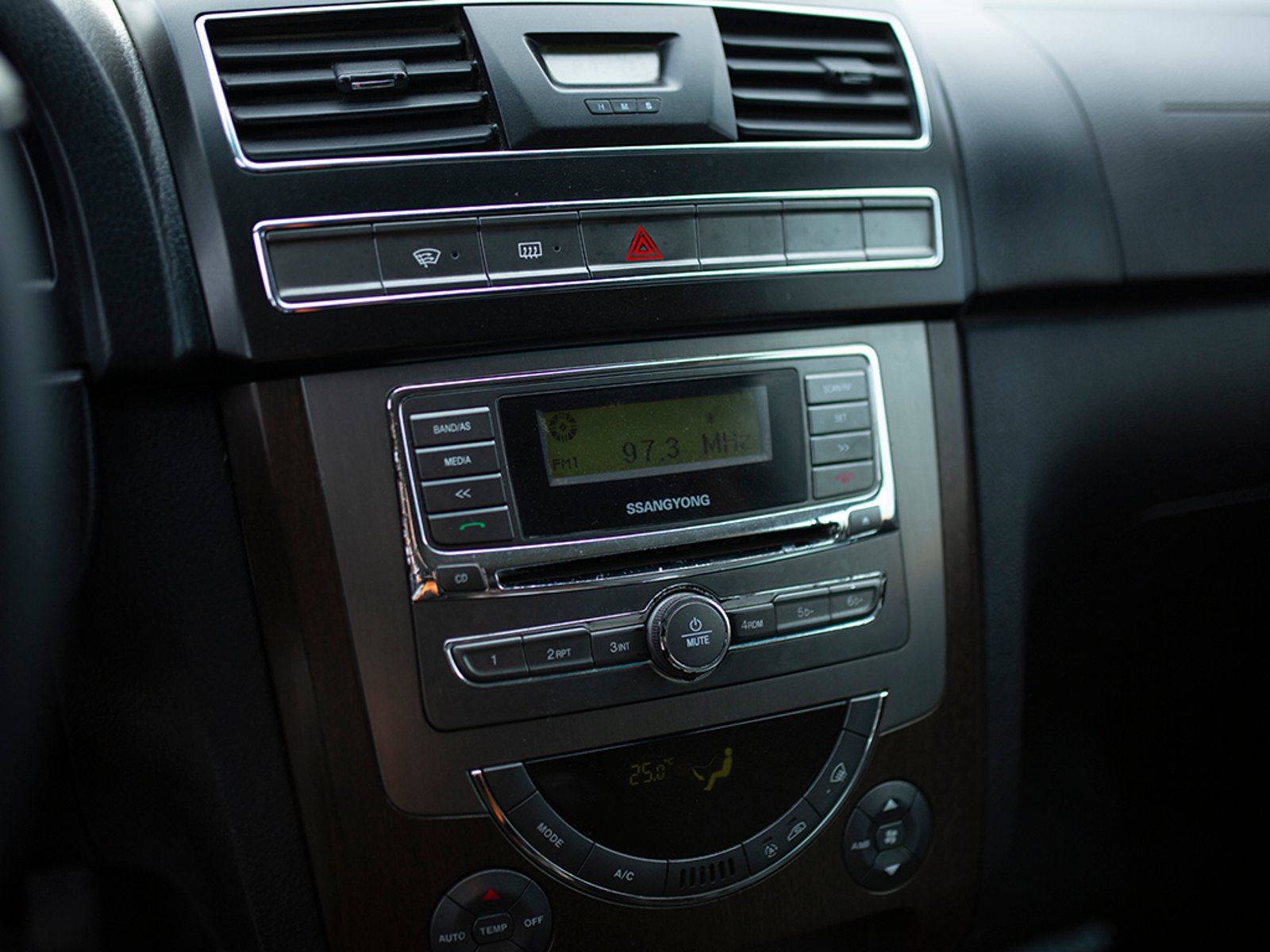 SSANGYONG REXTON GLX 2013 - Imagen 8 de 11