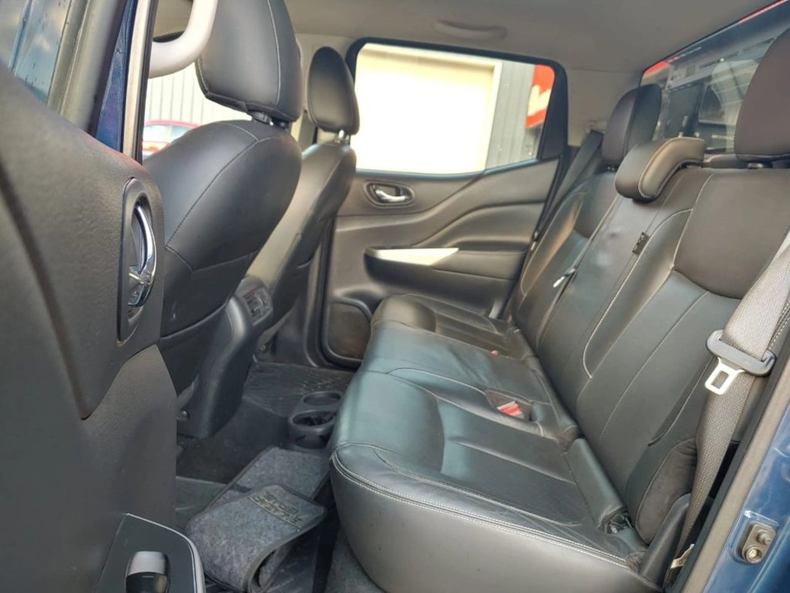 NISSAN NP300 NP300 D CAB 4X4 2.3 AUT 2020 - Imagen 6 de 15