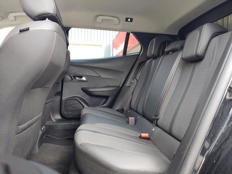 Peugeot 2008 2008 PURETECH 130 1.2 2022 - Imagen 18 de 18