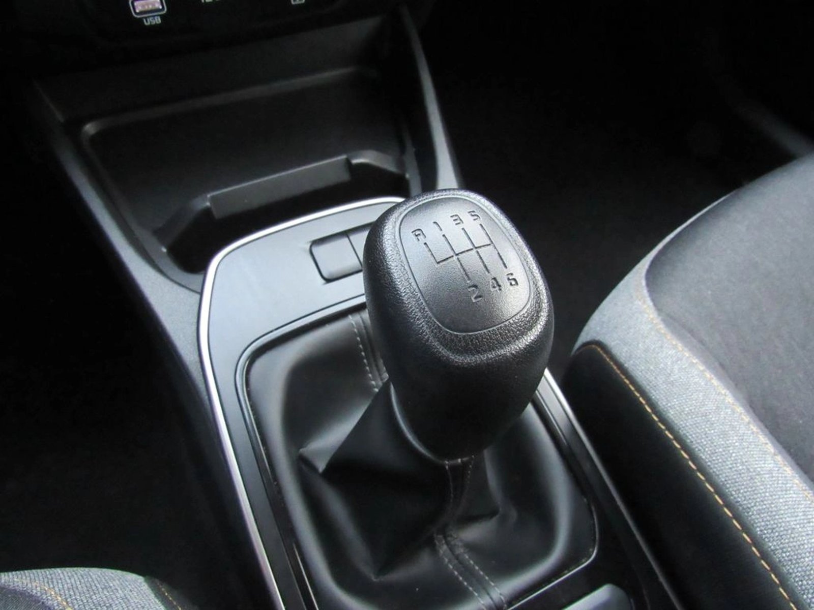 KIA K3 CROSS EX 1,4 2025 - Imagen 16 de 19