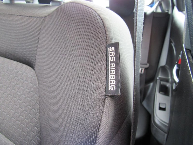 Suzuki SWIFT GLX 2WD 1.2 2019 - Imagen 15 de 18