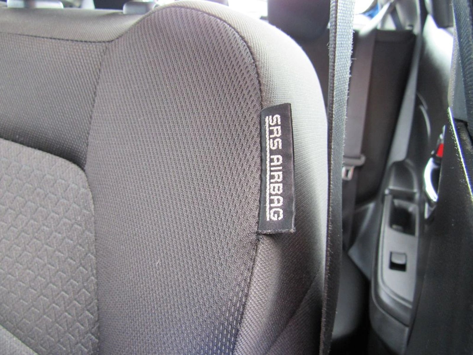 SUZUKI SWIFT GLX 2WD 1.2 2019 - Imagen 15 de 18