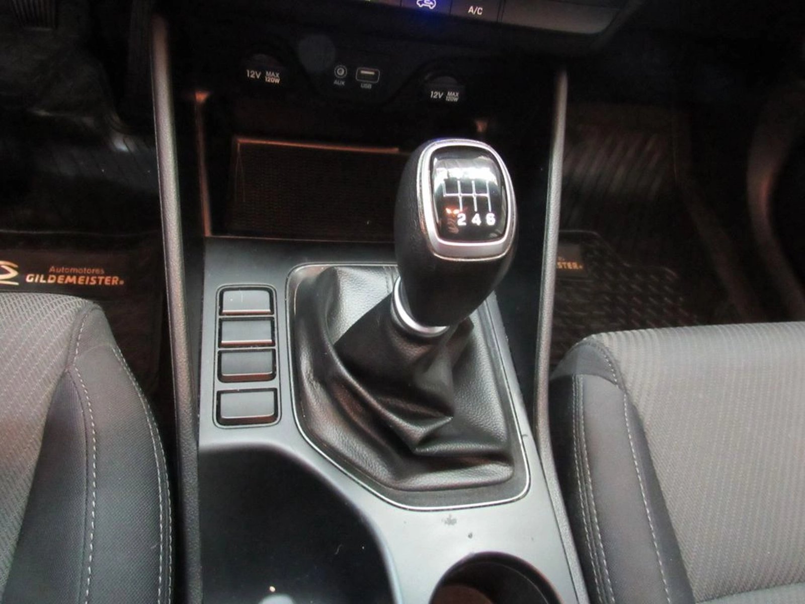 HYUNDAI TUCSON 2.0 GL DIESEL 4X2 AT 5P 2021 - Imagen 7 de 11