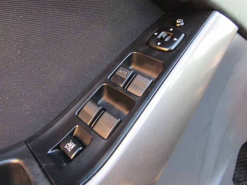 Mazda BT-50 3.2 SDX HIGH DOB. CAB. DIESEL 4X4 6AT 4P 2017 - Imagen 16 de 17
