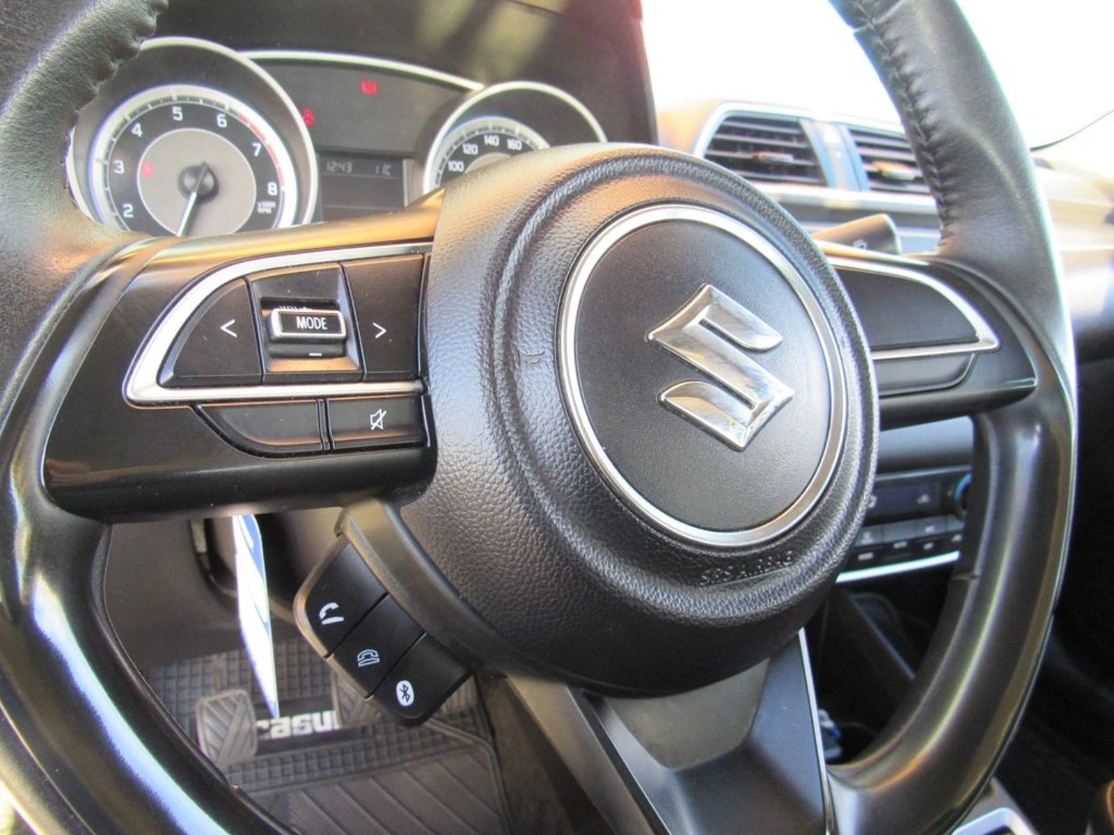 SUZUKI DZIRE 2WD 1.2 2022 - Imagen 7 de 14
