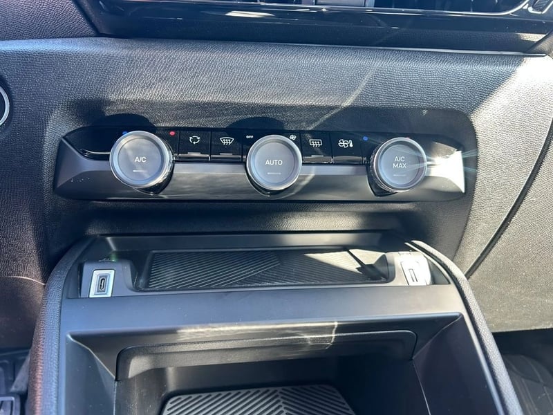 Citroën NEW C4 MCA 1.2 2025 - Imagen 16 de 17