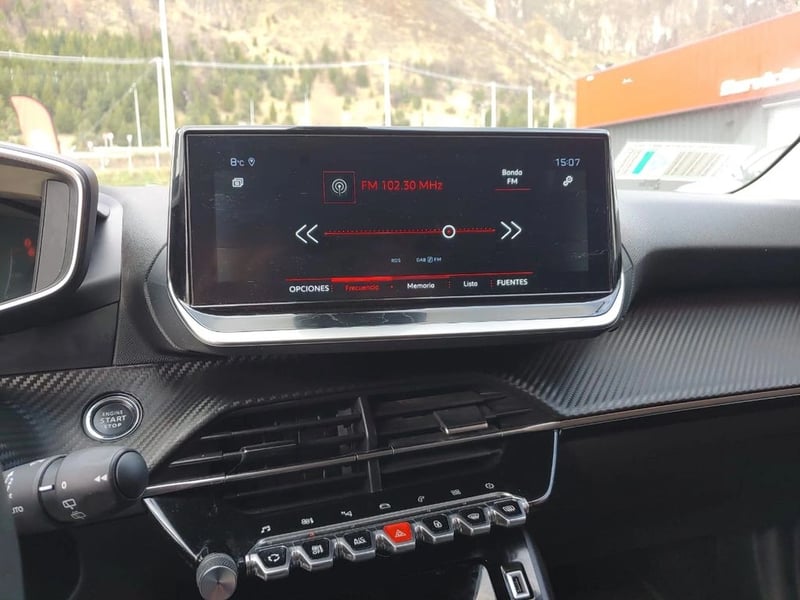 Peugeot 2008 2008 PURETECH 130 1.2 2022 - Imagen 15 de 18
