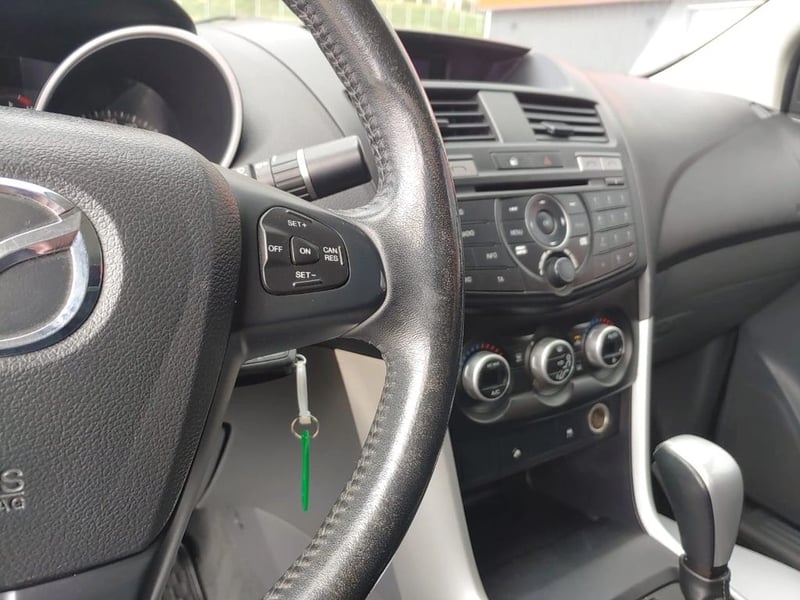 Mazda BT-50 BT 50 DCAB 4X4 3.2 AUT 2014 - Imagen 14 de 18