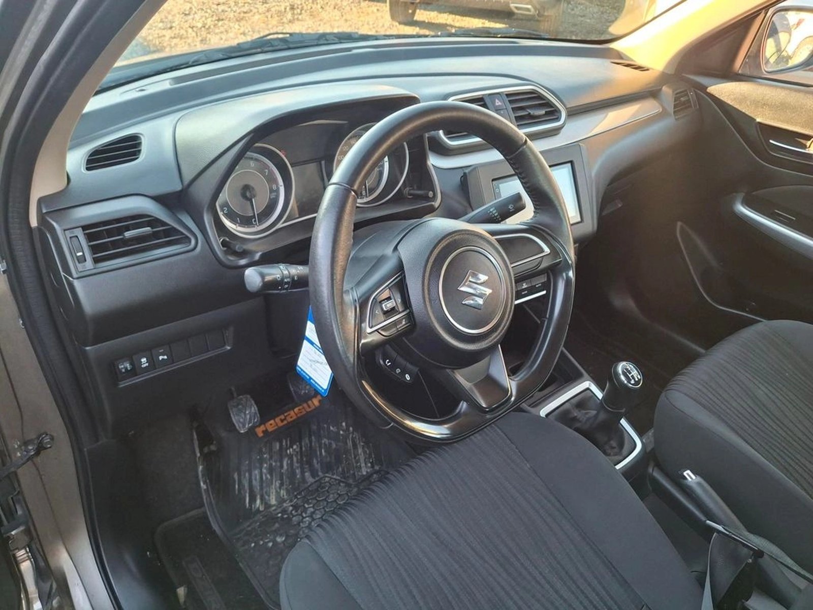 Suzuki DZIRE DZIRE 1.2 2022 - Foto 3 de 9