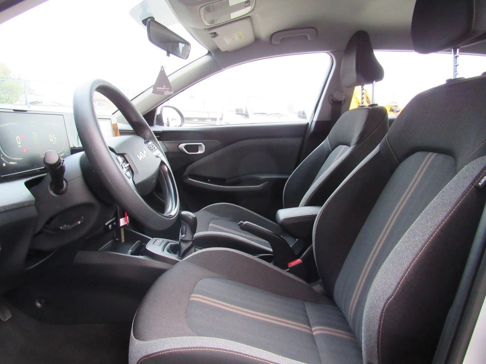 KIA K3 CROSS EX 1,4 2025 - Imagen 10 de 19