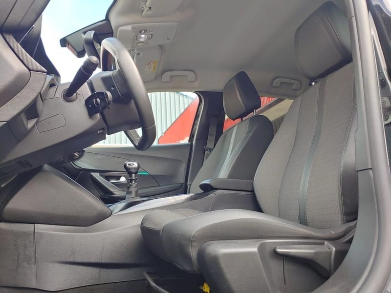 Peugeot 2008 2008 PURETECH 130 1.2 2022 - Imagen 9 de 18