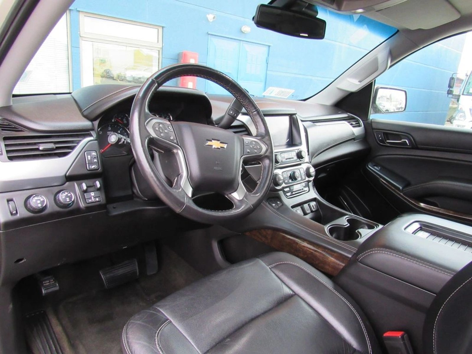 CHEVROLET SUBURBAN 4WD SU 5.3 2016 - Imagen 8 de 17