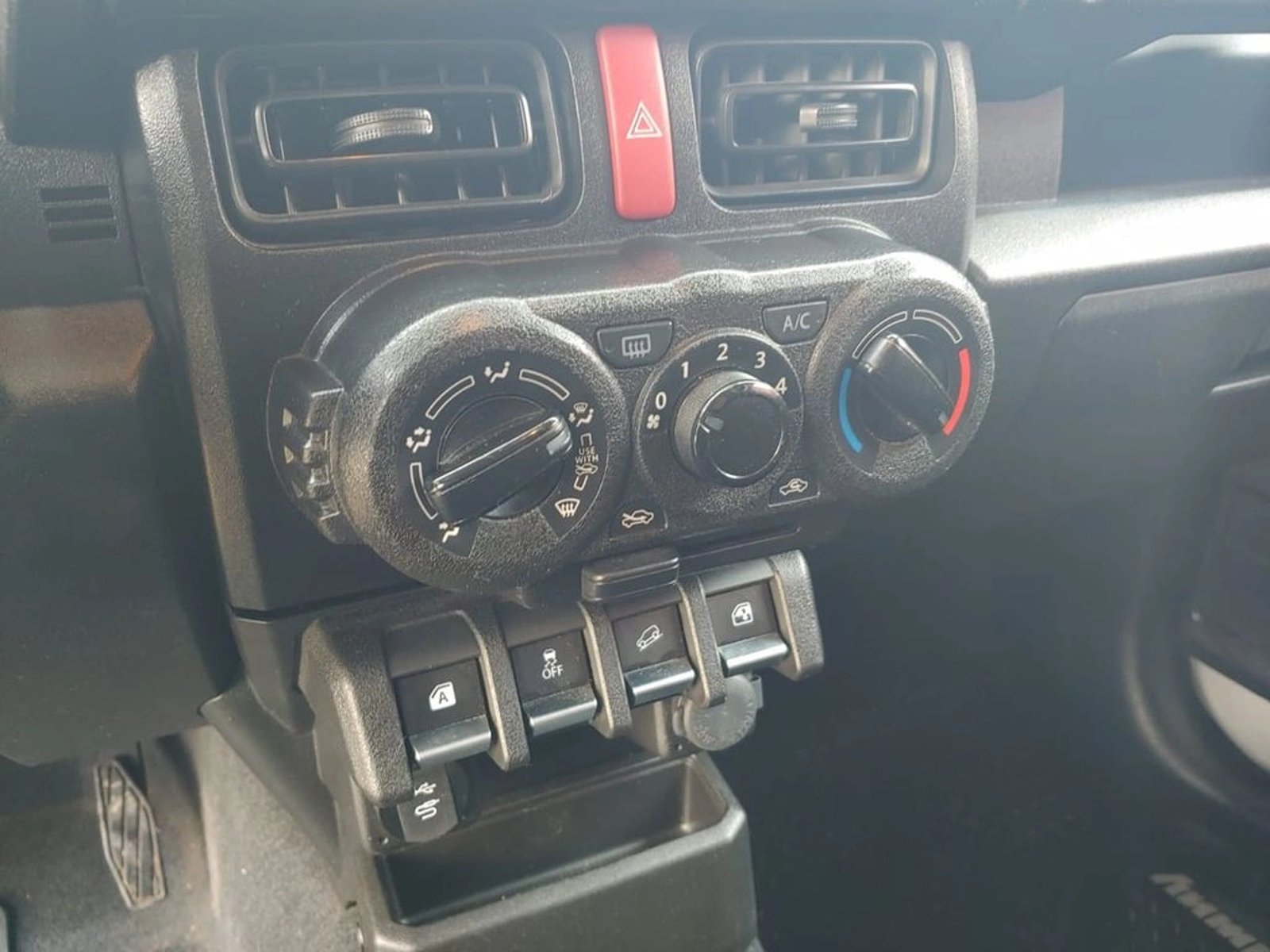 SUZUKI JIMNY JIMNY 1.5 GL 2023 - Imagen 16 de 19