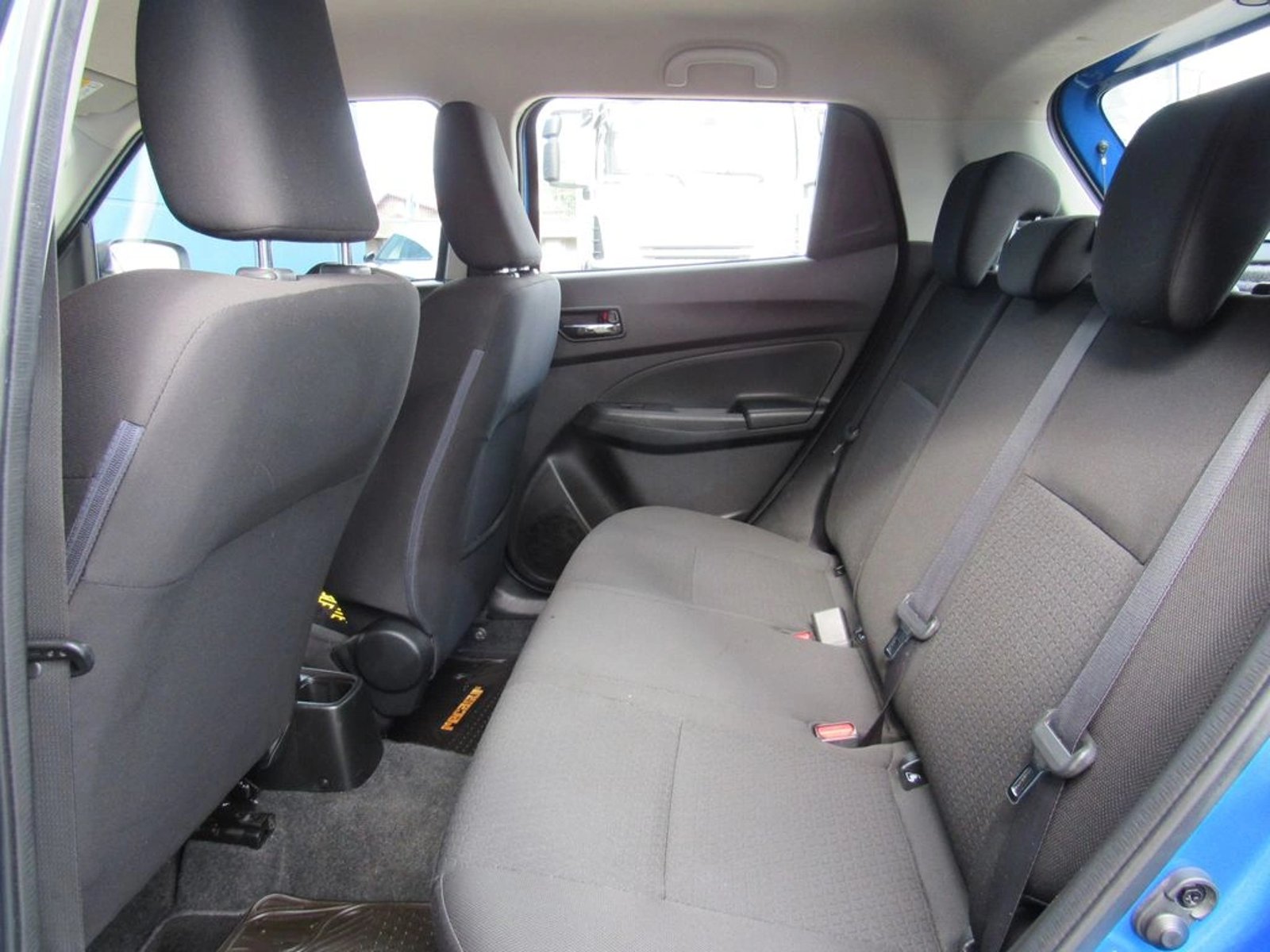 SUZUKI SWIFT GLX 2WD 1.2 2019 - Imagen 16 de 18