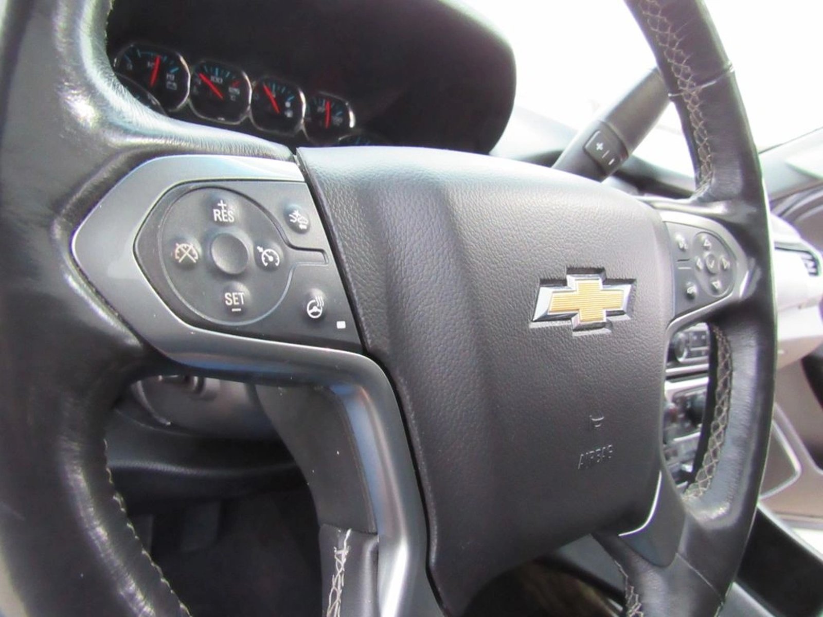 CHEVROLET SUBURBAN 4WD SU 5.3 2016 - Imagen 7 de 17