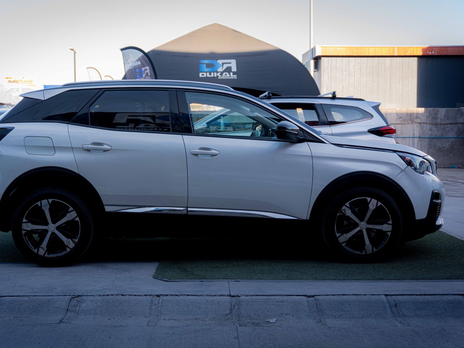 Peugeot 3008 1.6 2019 - Foto 3 de 9