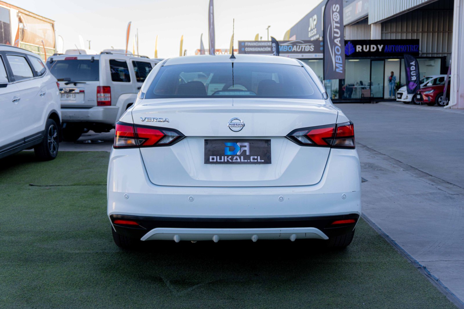 NISSAN VERSA 2021 - Imagen 5 de 9