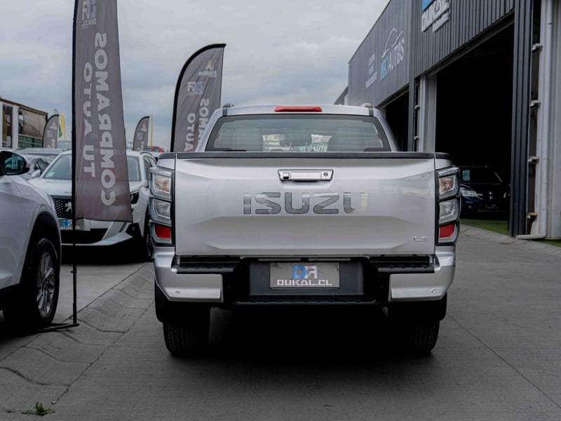 Isuzu RBD 4×4 2026 - Imagen 5 de 9