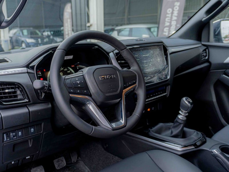 Isuzu RBD 4×4 2026 - Imagen 6 de 9
