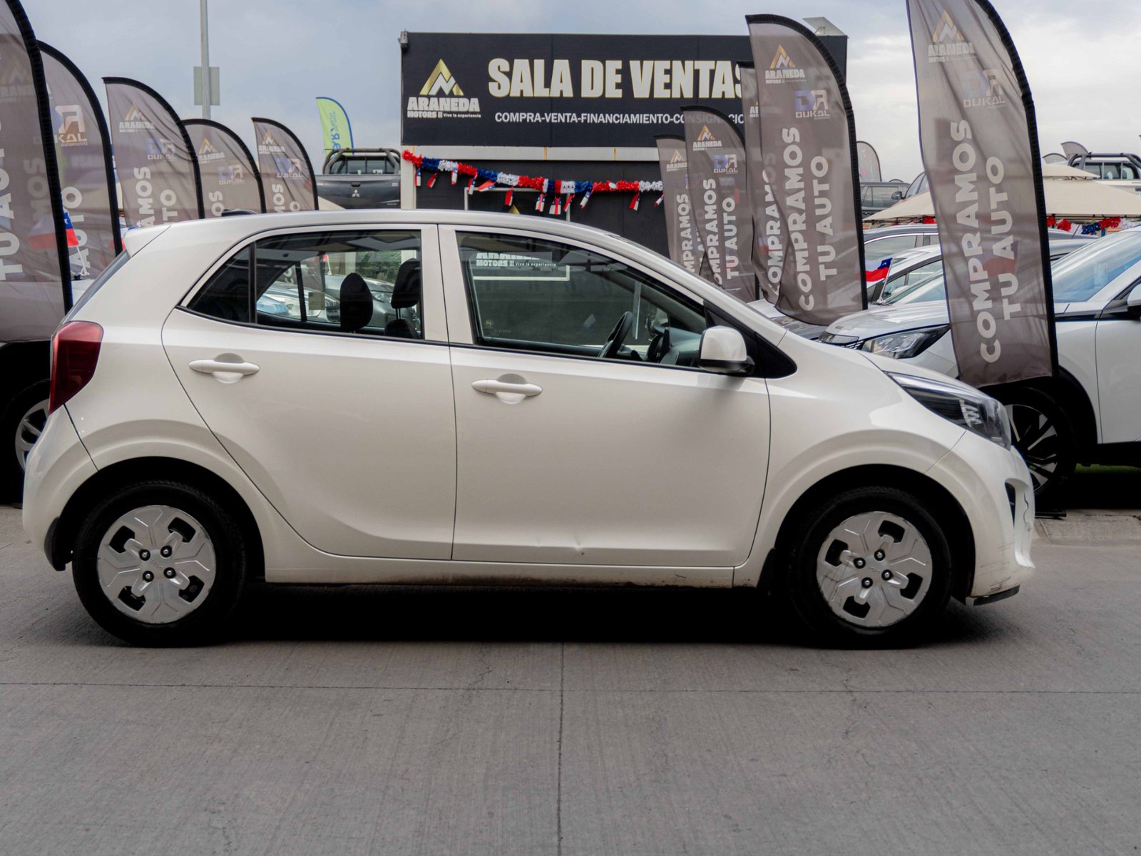 Kia MORNING 2023 - Foto 3 de 9